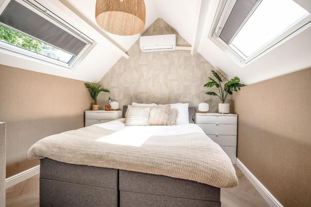 Haya Beachhouse - King Den Haag